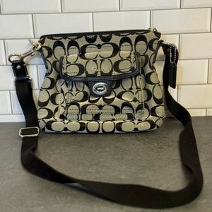 EUC Signature Coach Crossbody